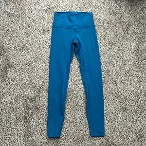 Lululemon Wunder Train 28” in Capri